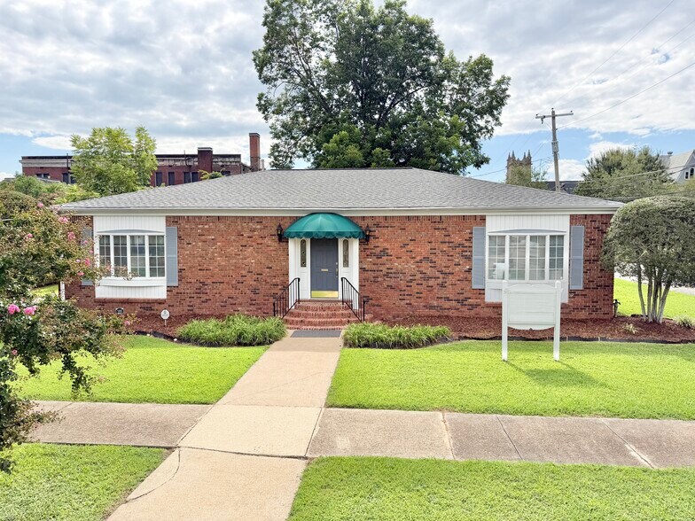 Primary Photo Of 105 N Hickory St, Aberdeen Flex For Sale