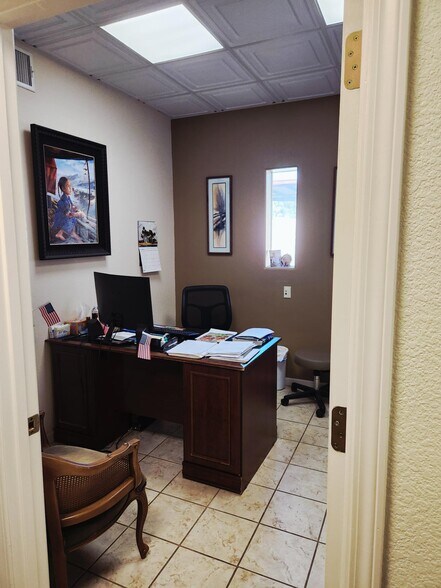 More Photos Of 1111 Worth St, Hemphill Office For Sale