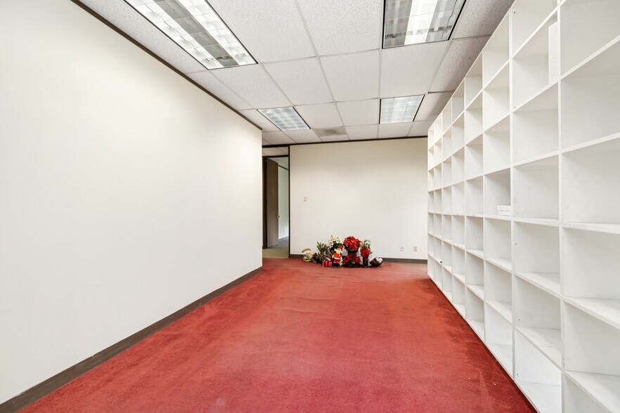 More Photos Of 14411 Cornerstone Village Dr, Houston Office For Sale