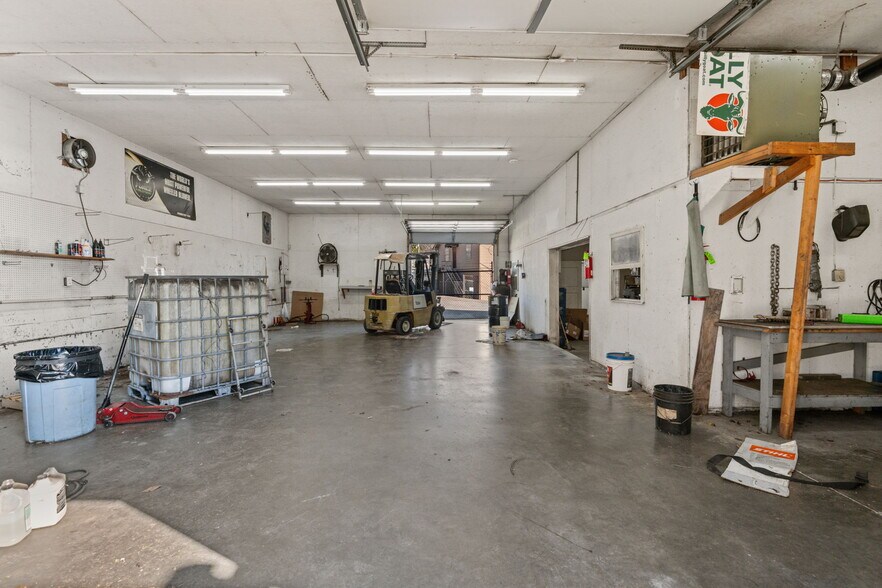 More Photos Of 476 N Main St, Clinton General Retail For Sale