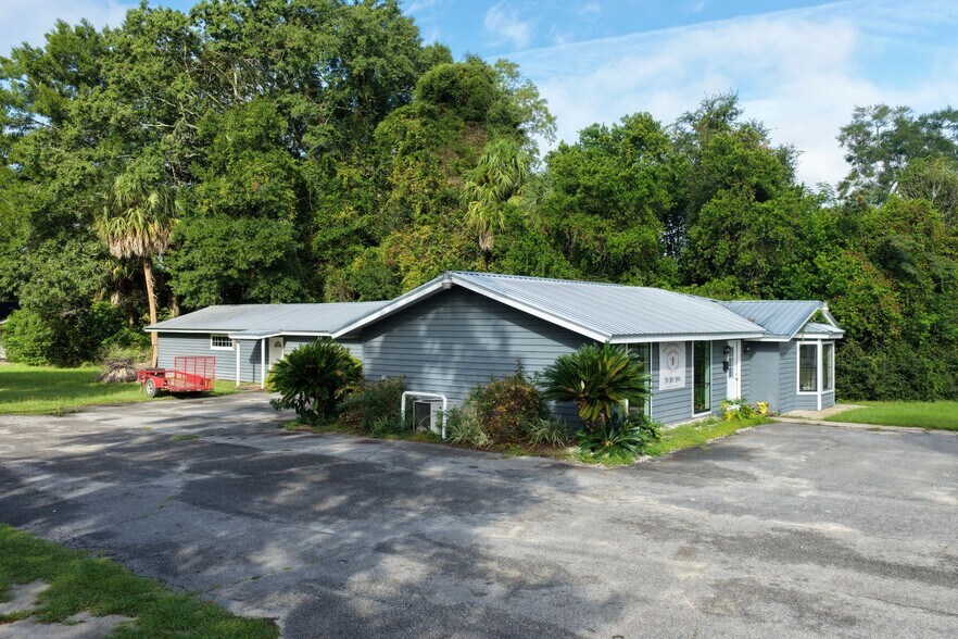 More Photos Of 167 W Orange St, Jesup Medical For Sale