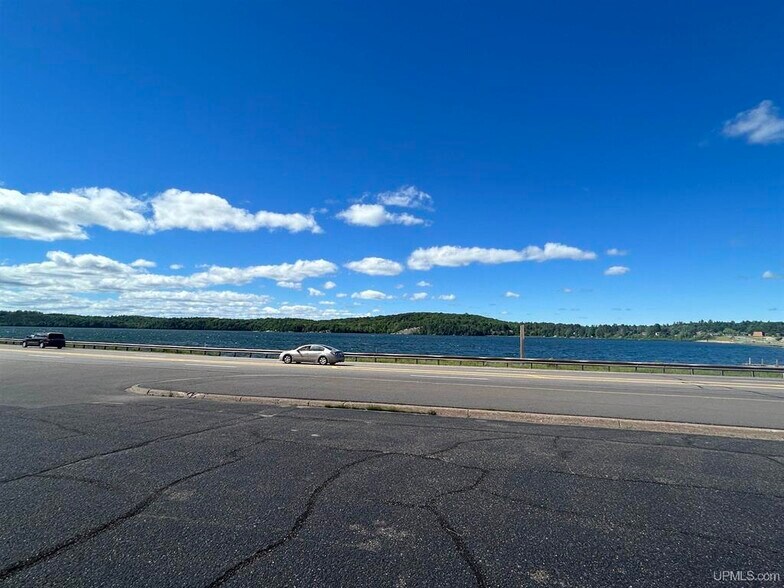 More Photos Of 109 W US 41 Hwy, Negaunee Office For Lease