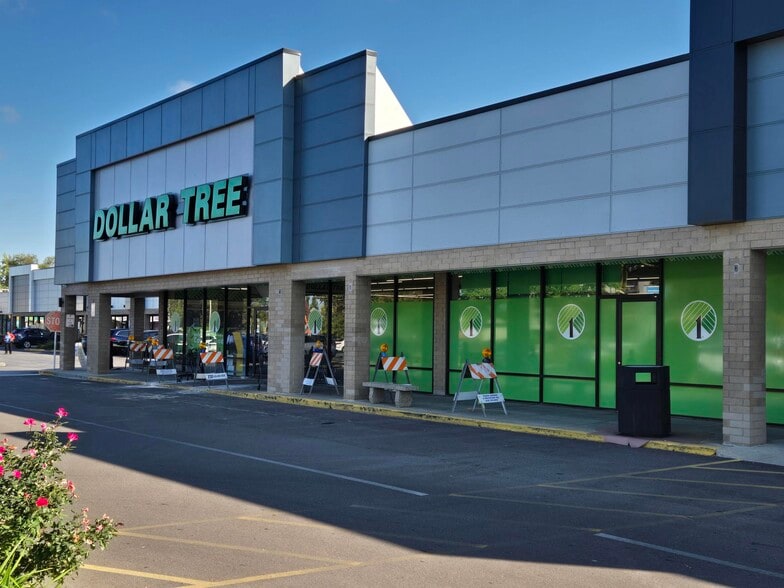 More Photos Of 7901-7965 E Golf Rd, Morton Grove Unknown For Lease