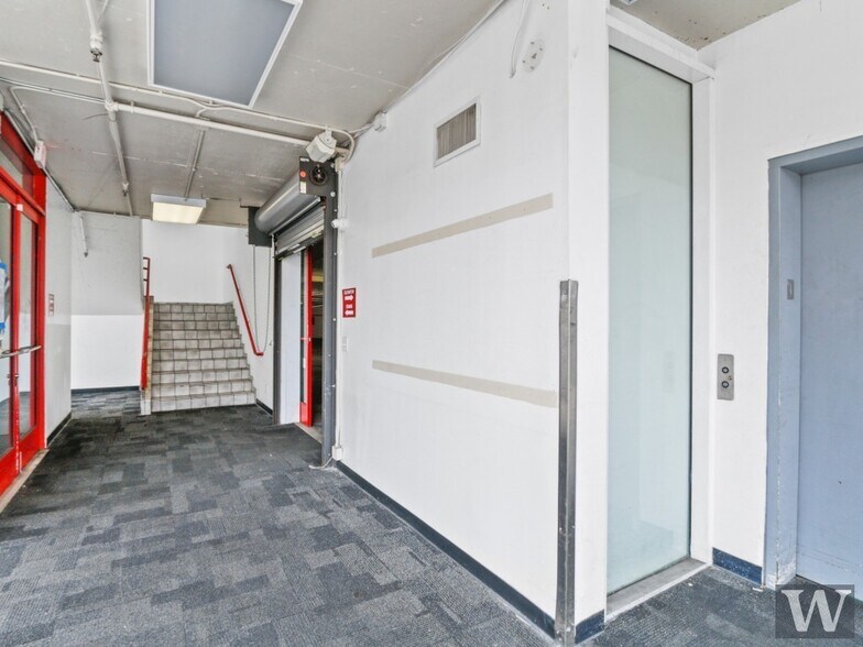 More Photos Of 10830 Santa Monica Blvd, Los Angeles Storefront Retail Office For Sale