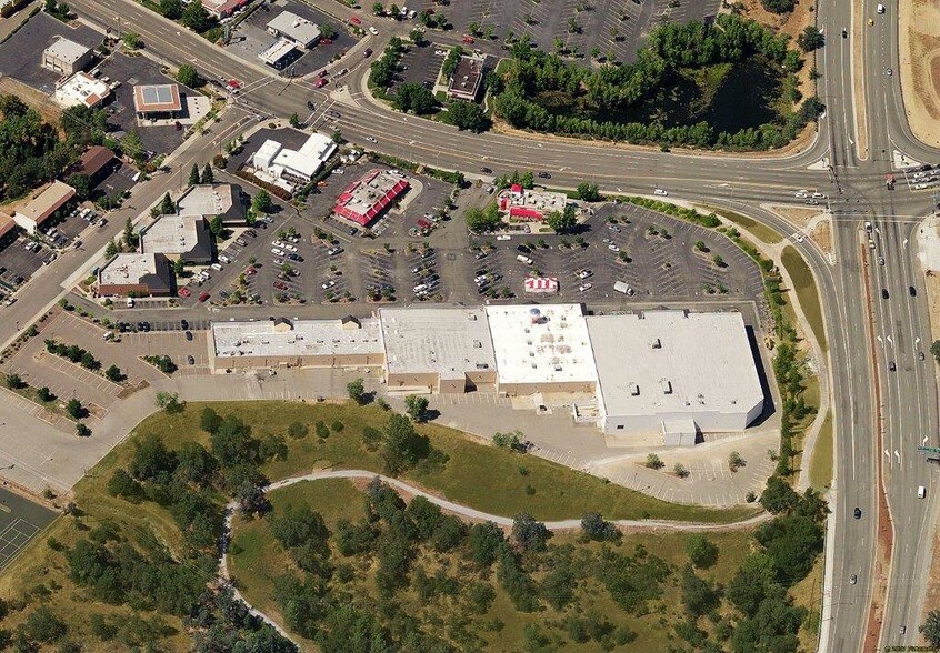 More Photos Of 72-76 Lake Blvd, Redding Storefront For Lease