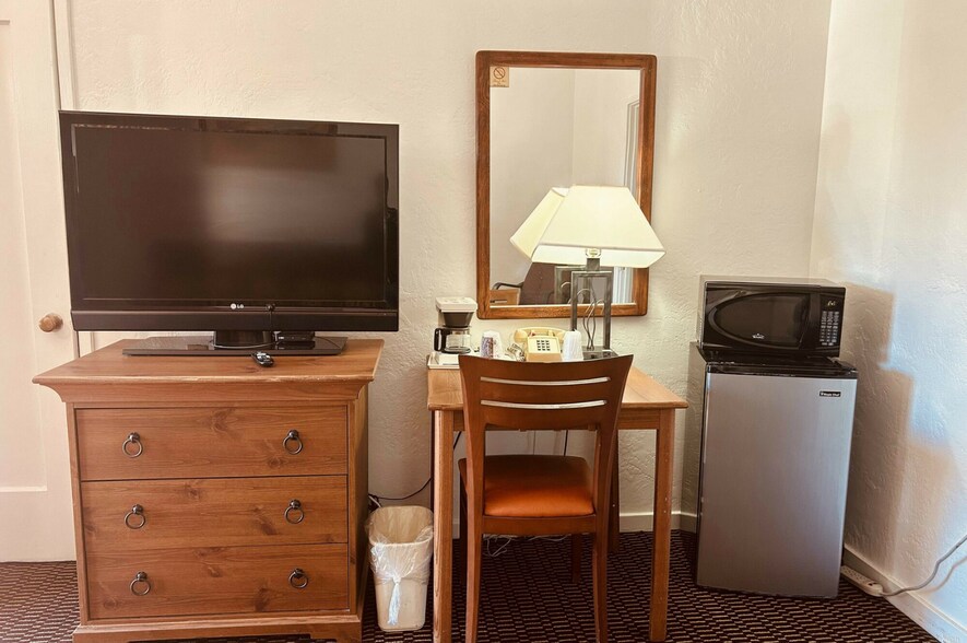 More Photos Of 1650 N Oracle Rd, Tucson Hotel For Sale