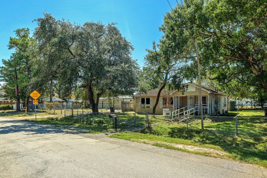 More Photos Of 7709 Long Point Rd, Houston Land For Sale