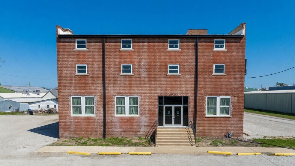 More Photos Of 407 W Ryder St, Litchfield Light Distribution For Sale