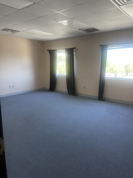 More Photos Of 10288 San Pedro Ave, San Antonio Showroom For Sale