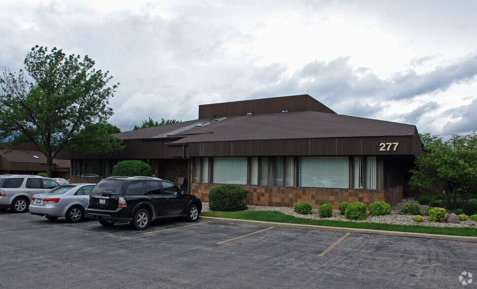 More Photos Of 16W285 83rd St, Burr Ridge Office For Lease