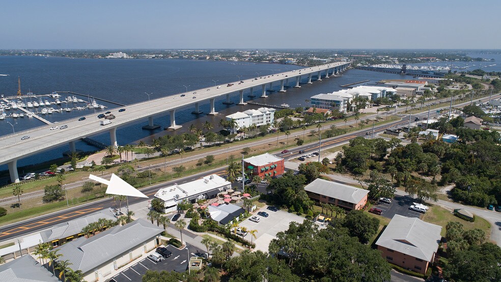 More Photos Of 514 NW Dixie Hwy, Stuart Restaurant For Sale