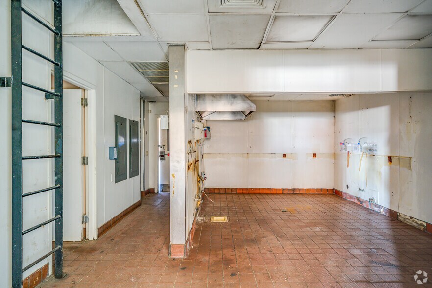 More Photos Of 1920 W Bell Rd, Phoenix Restaurant For Sale