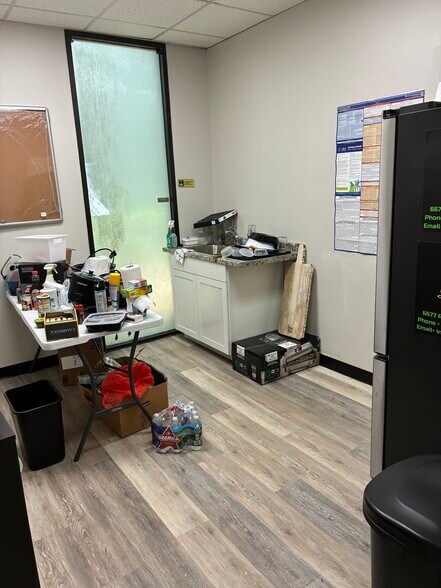 More Photos Of 6677 Rookin St, Houston Storefront Retail Office For Sale