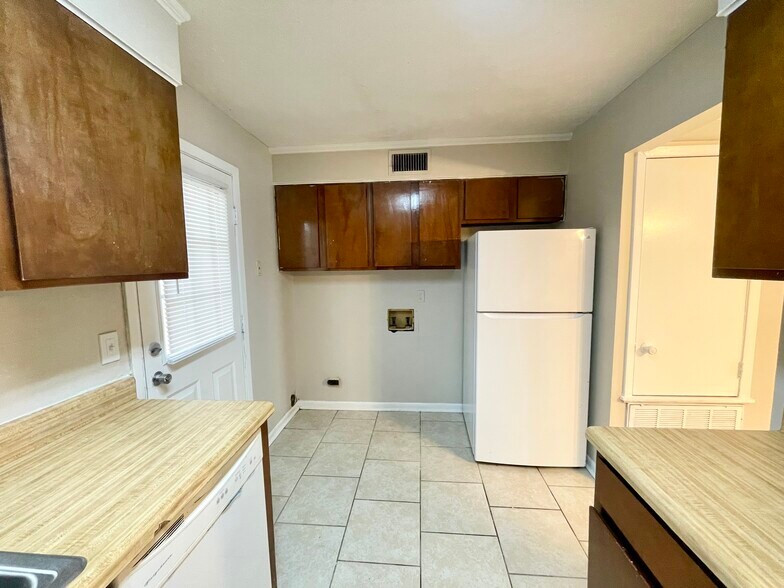 More Photos Of 5745 Horton Ave, Jackson Apartments For Sale