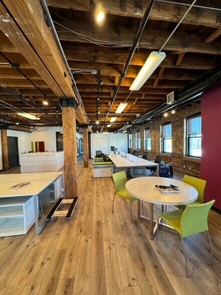 More Photos Of 1525 W Homer St, Chicago Loft Creative Space For Lease