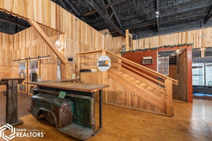 More Photos Of 110 E Union St, Unionville Restaurant For Sale