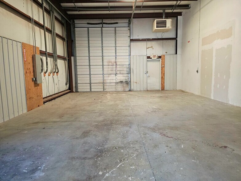 More Photos Of 5143 Belle Wood Ct, Buford Warehouse For Lease