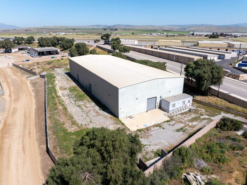 More Photos Of 151-161 Airport Rd, King City Warehouse For Lease