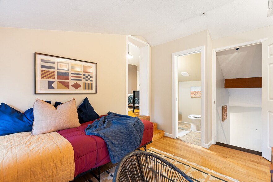 More Photos Of 1824 SW Greenway Cir, West Linn Specialty For Sale