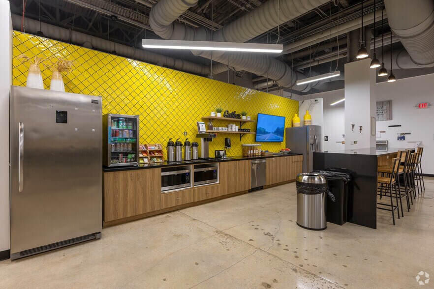 More Photos Of 700 S Rosemary Ave, West Palm Beach Coworking Space
