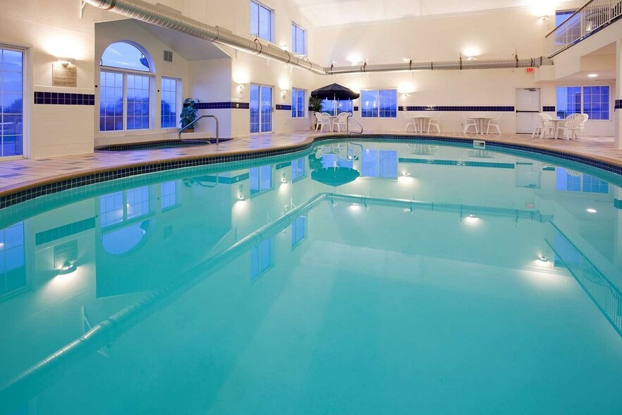 More Photos Of 1805 E Highway 7, Montevideo Hotel For Sale