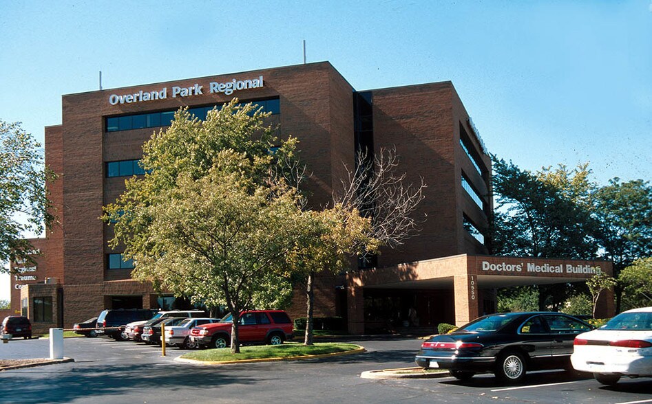 More Photos Of 10550 Quivira Rd, Overland Park Medical For Lease