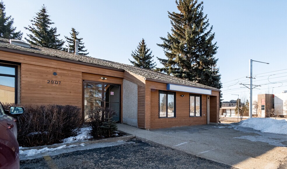 More Photos Of 2907 66th St NW, Edmonton Office For Sale