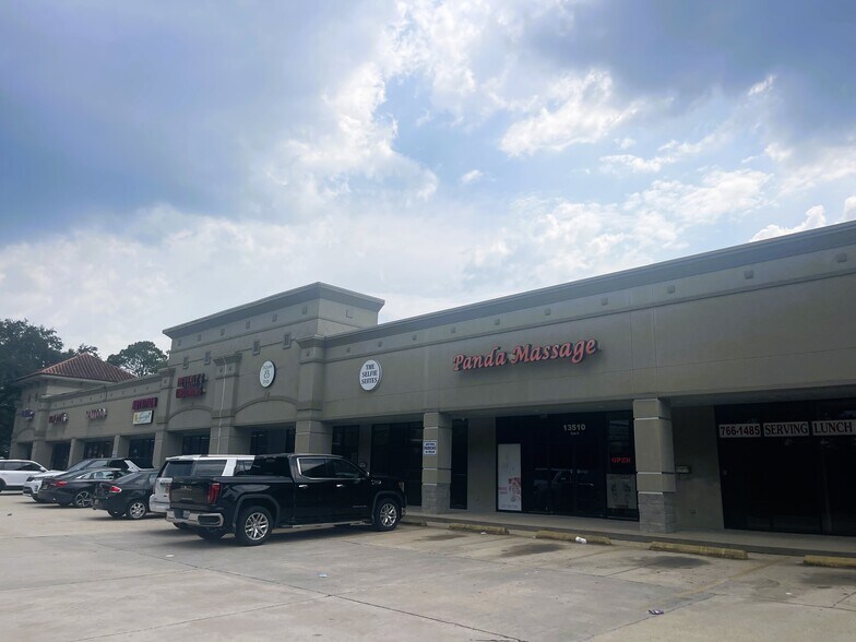 More Photos Of 13510-13520 Perkins Rd, Baton Rouge Storefront Retail Office For Lease