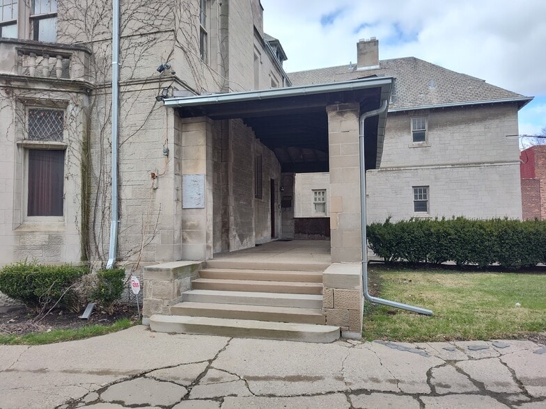 More Photos Of 8443-8445 E Jefferson, Detroit Office For Sale