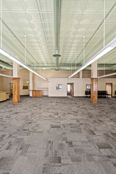 More Photos Of 117 S Central Ave, Medford Office For Sale