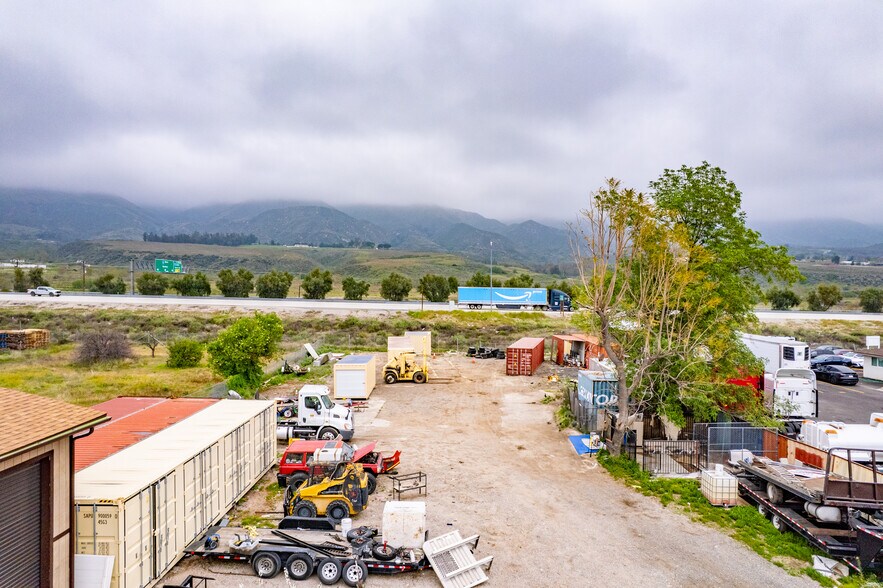 More Photos Of 18642 Cajon Blvd, San Bernardino Warehouse For Sale