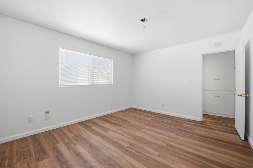 More Photos Of 635 Emory St, Imperial Beach Apartments For Sale