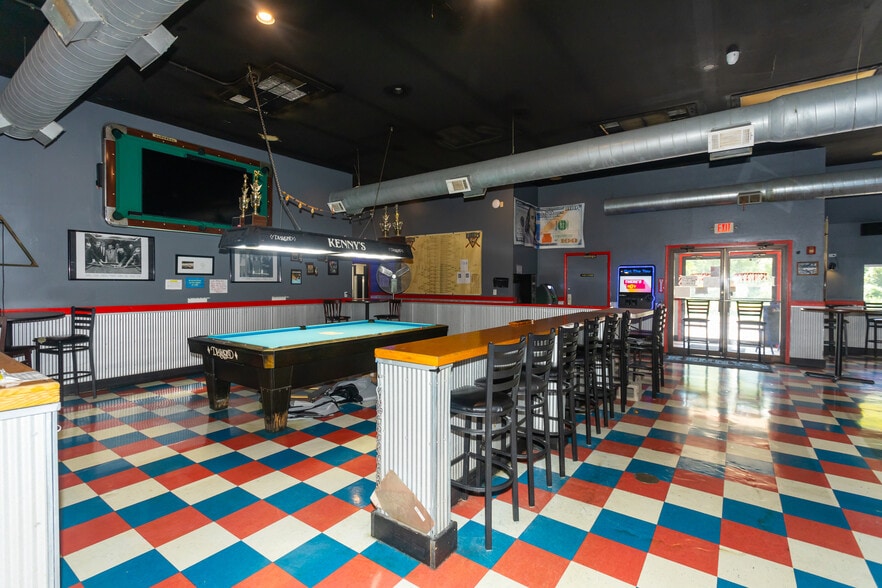 More Photos Of 7045 US Highway 61 67, Barnhart Restaurant For Sale