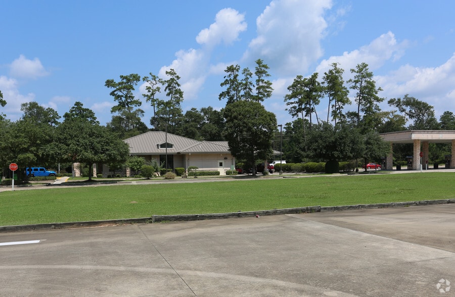 More Photos Of 9420 College Park Dr, The Woodlands Unknown For Lease