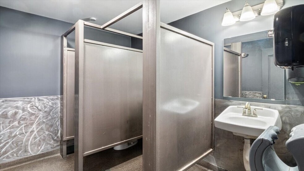 More Photos Of 35 Main St, Amesbury Storefront Retail Office For Sale