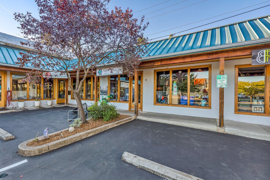 More Photos Of 340 A St, Ashland Office For Sale