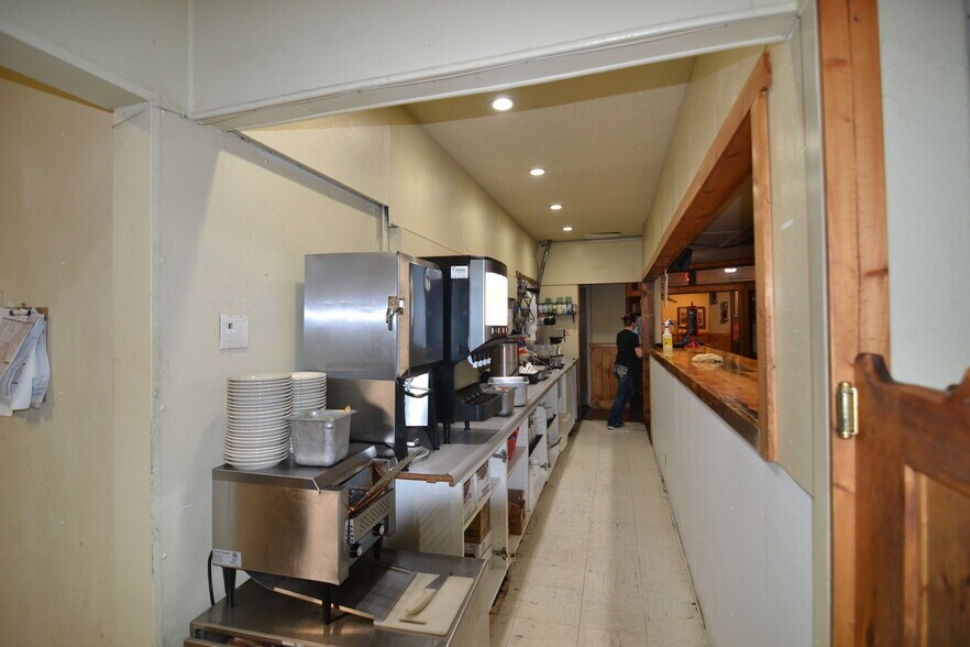 More Photos Of 121 NE 3rd St, Prineville Restaurant For Sale