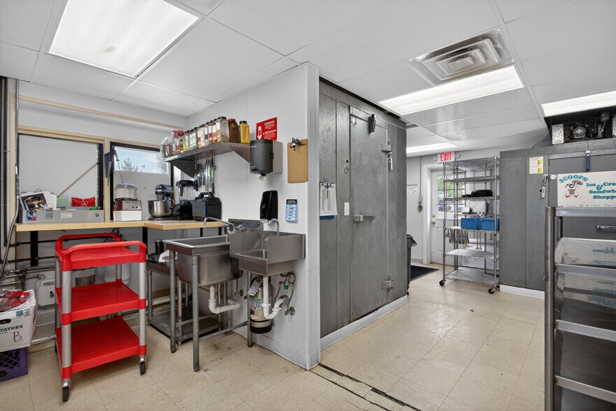 More Photos Of 124 S Brooklyn Rd, Napoleon Freestanding For Sale
