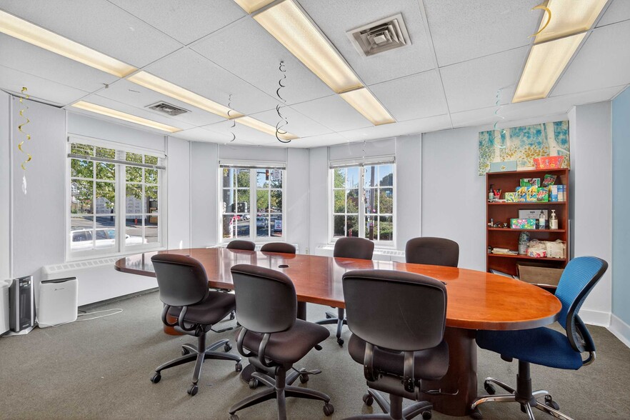 More Photos Of 3722 S Hudson St, Seattle Medical For Sale