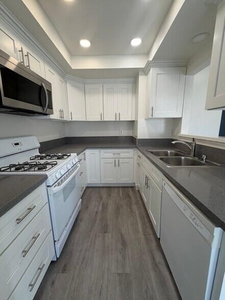 More Photos Of 4782 James, Huntington Beach Apartments For Sale