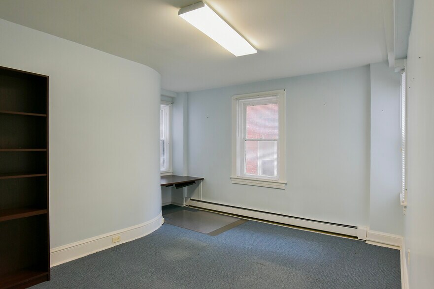 More Photos Of 29 W Franklin St, Hagerstown Apartments For Sale