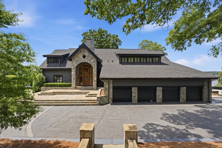 More Photos Of 9715 Nine Eagles Ln, Charlotte Specialty For Sale
