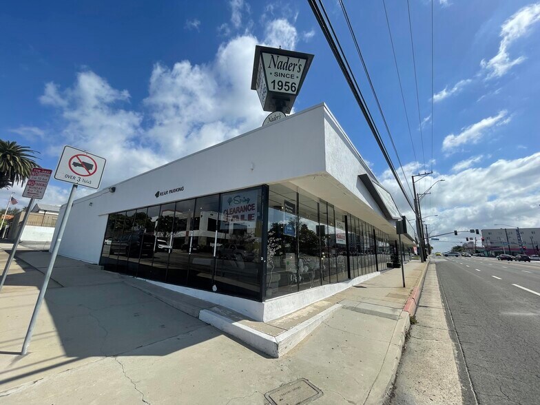 More Photos Of 3301 E Pacific Coast Hwy, Signal Hill Freestanding For Sale