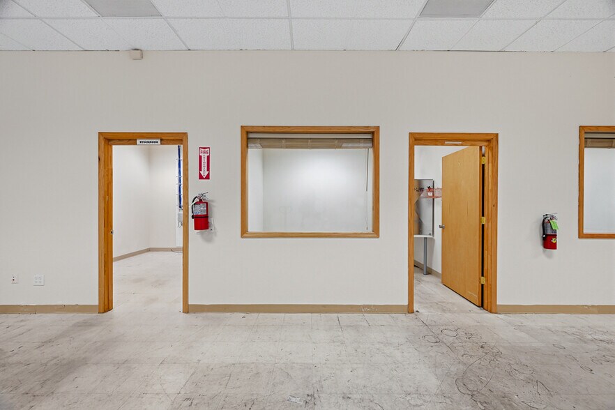 More Photos Of 2130-2162 Ringwood Ave, San Jose Showroom For Sale