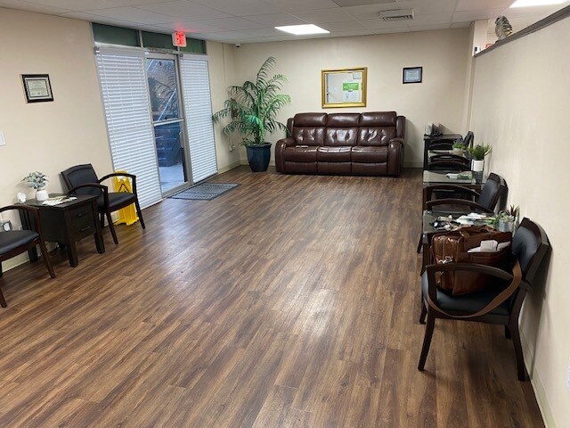 More Photos Of 5995-5997 Brockton Ave, Riverside Medical For Sale