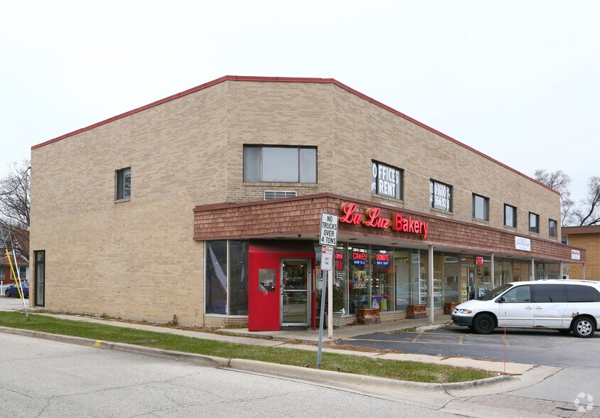 More Photos Of 500-506 N Lake St, Mundelein Coworking Space