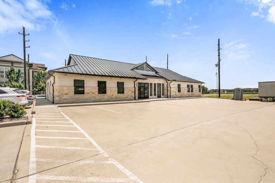 More Photos Of 213 Bella Katy Dr, Katy Medical For Lease