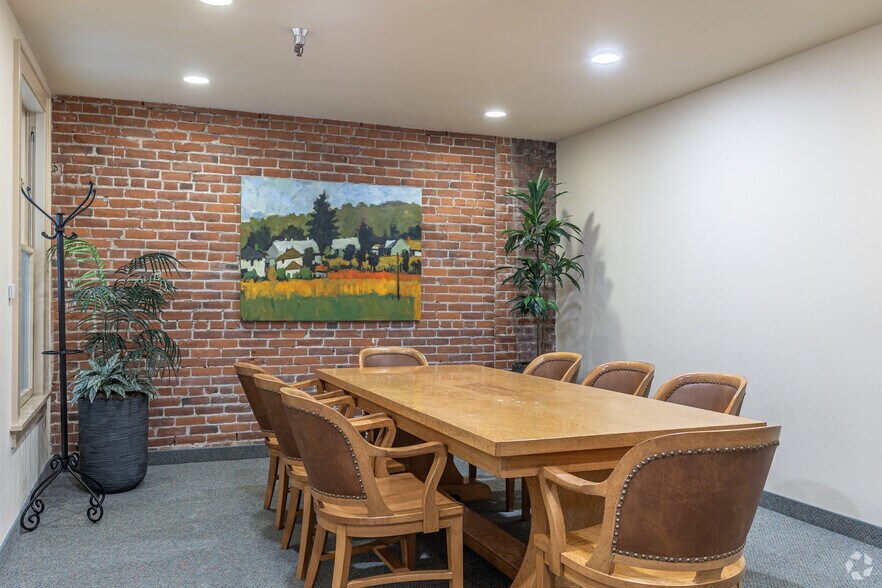 More Photos Of 181-195 High St NE, Salem General Retail For Lease