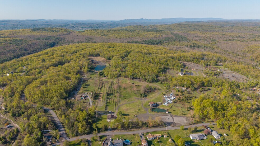 More Photos Of 167 Hill Rd, Kingston Sports And Entertainment For Sale