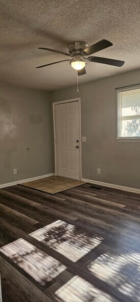 More Photos Of 1801 Ridgewood Dr, Murray Specialty For Sale